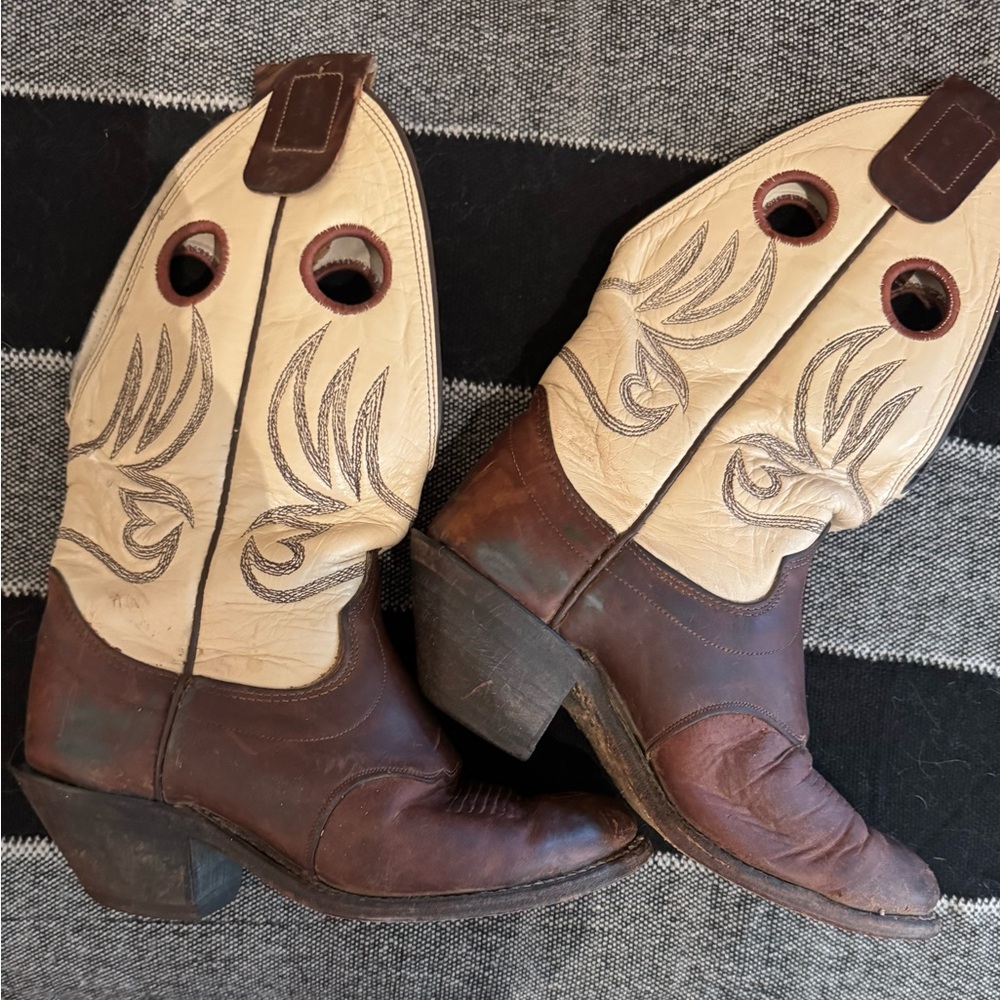 OLATHE Brown and Cream Western Cowgirl Boots (vintage)